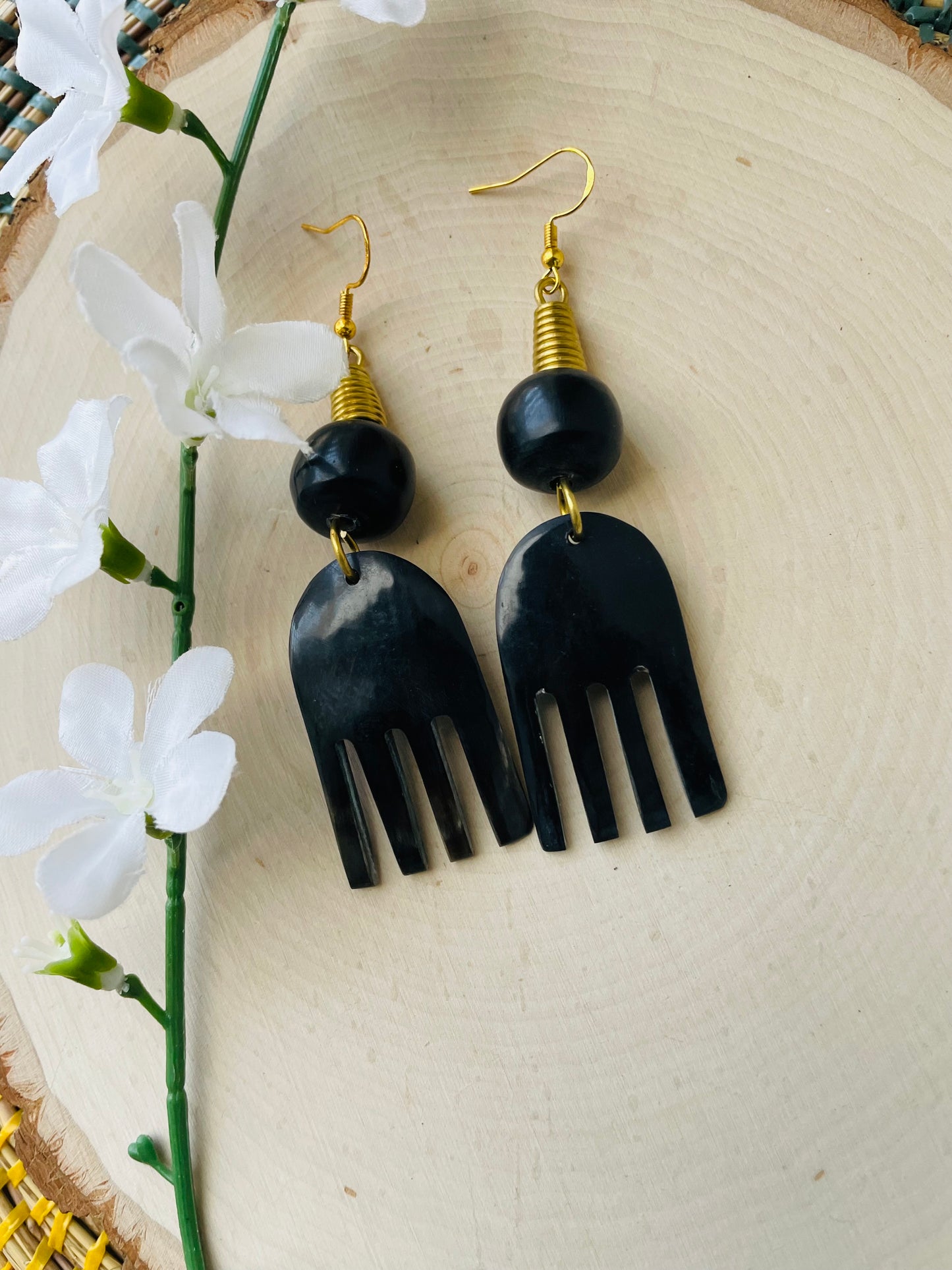Amari Noir Earrings
