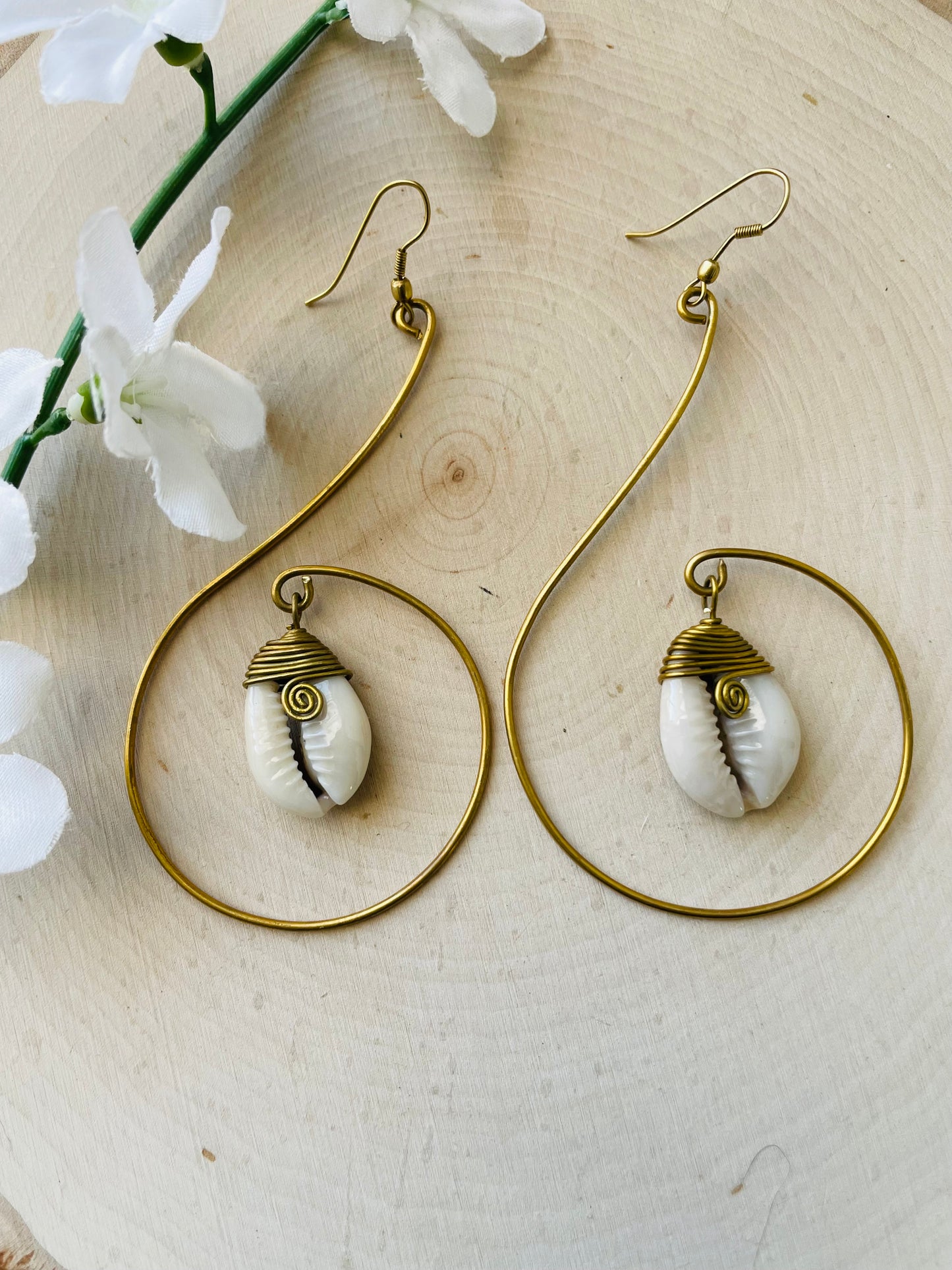 Kano Brass Cowrie Earrings -imperfect