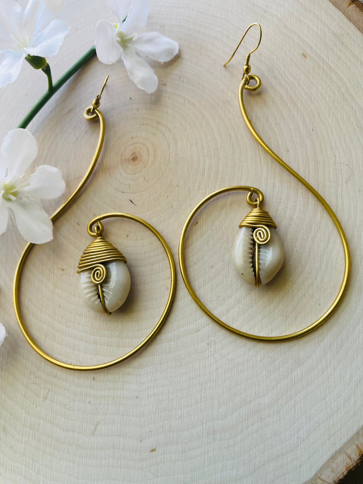 Kano Brass Cowrie Earrings -imperfect